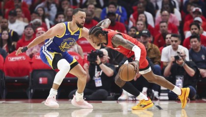 差距!库里巴特勒合砍56分 格林范乔丹合计36中7